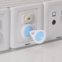 Keyed Outlet Plugs - 9 Plugs + 1 Key